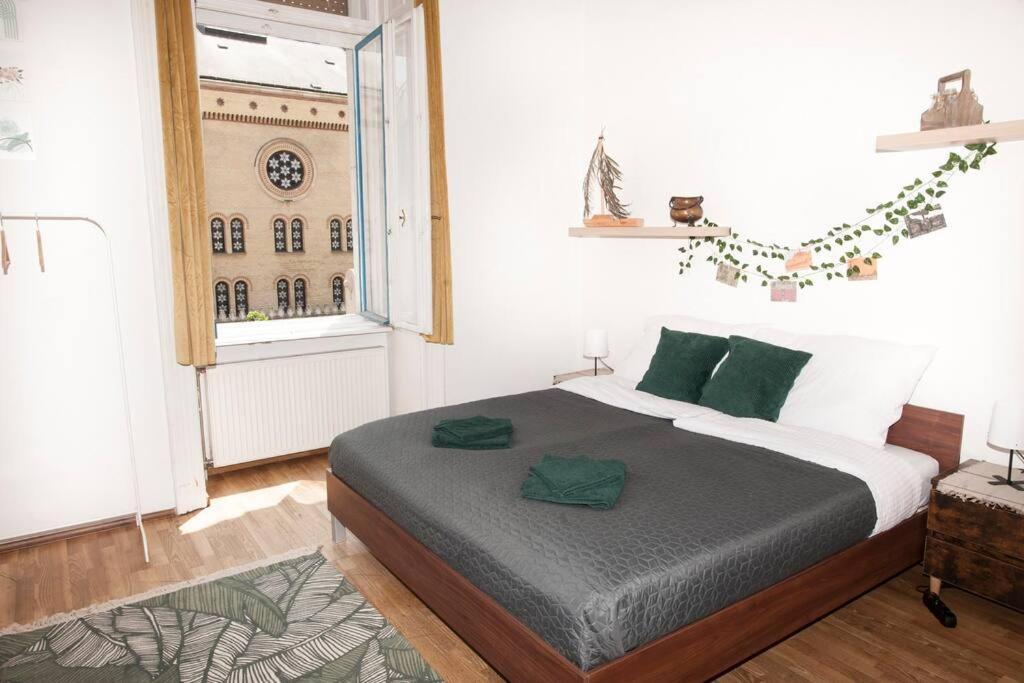 Central Nest Apartment Synagogue Budapest Luaran gambar
