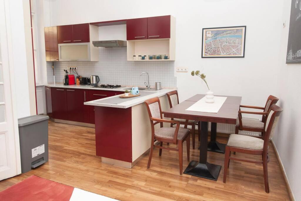 Central Nest Apartment Synagogue Budapest Luaran gambar